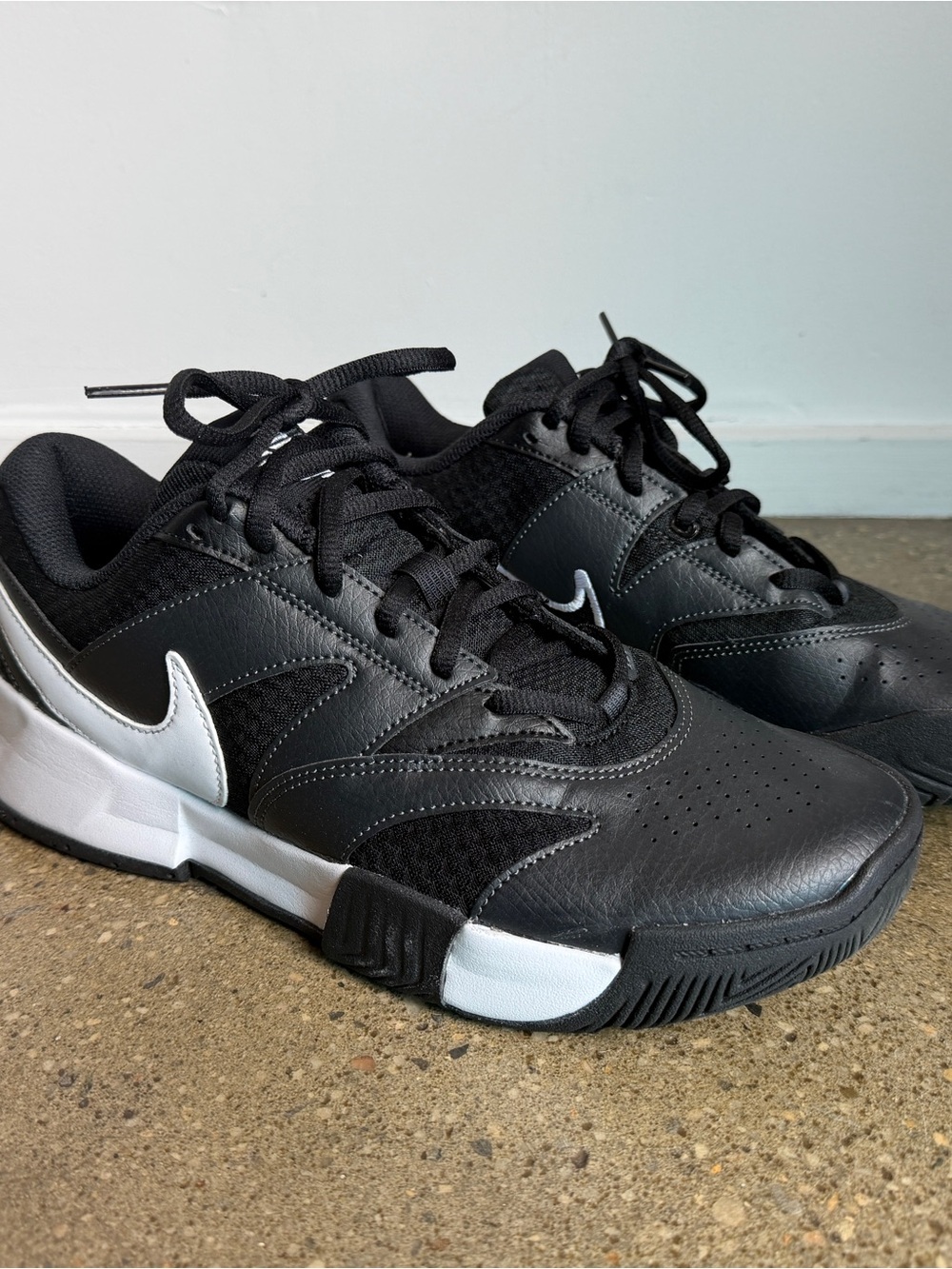 Nike Women’s Black and White Tennis Court Sneakers